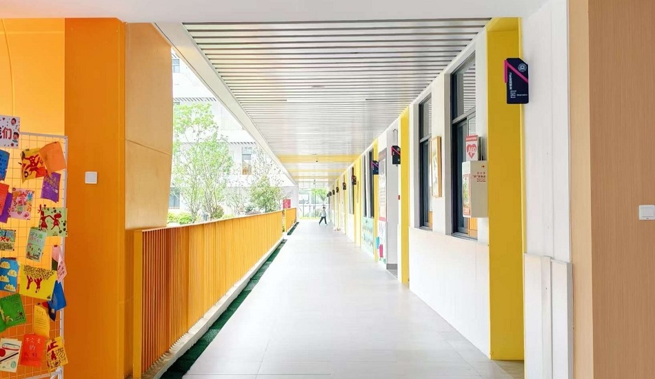保持校园清洁：洁驰服务松江区爱菊学校